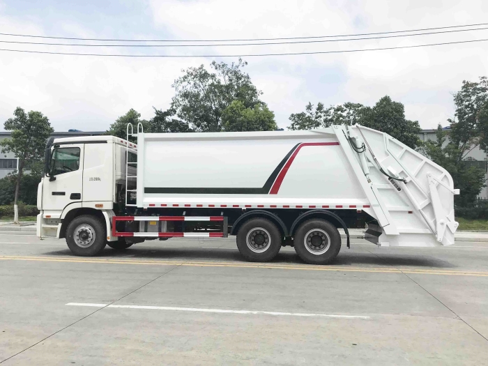福田歐曼壓縮式垃圾車(chē)