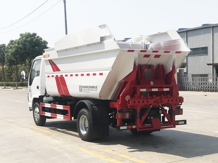 五十鈴后掛桶式垃圾車(chē)