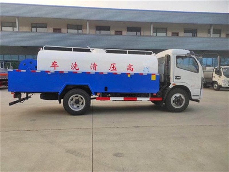 國(guó)六東風(fēng)8方清洗車