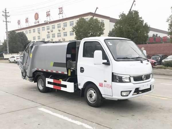 東風(fēng)途逸藍(lán)牌壓縮式垃圾車(chē)